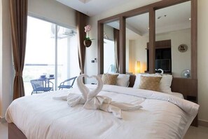 1 bedroom, in-room safe, desk, laptop workspace - Nam Talay Jomtien Beach (Pattaya)