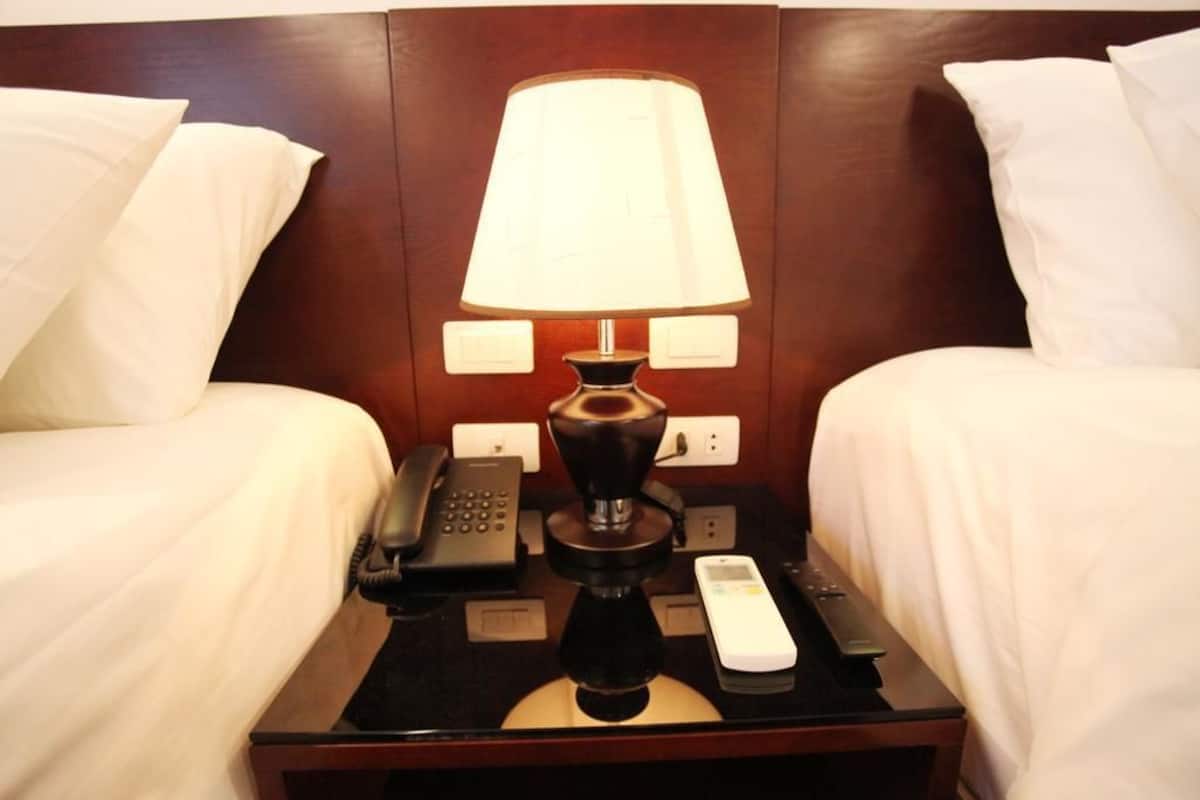 Bộ đồ giường cao cấp, chăn bông, nệm cao su hoạt tính (memory foam)