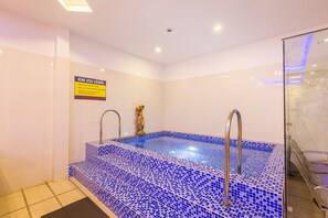Bain à remous intérieur