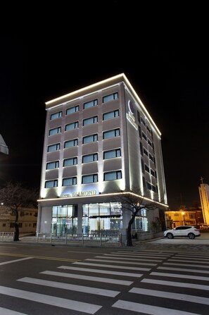 Front of property - evening/night - Incheon Diamond Hotel (Incheon)