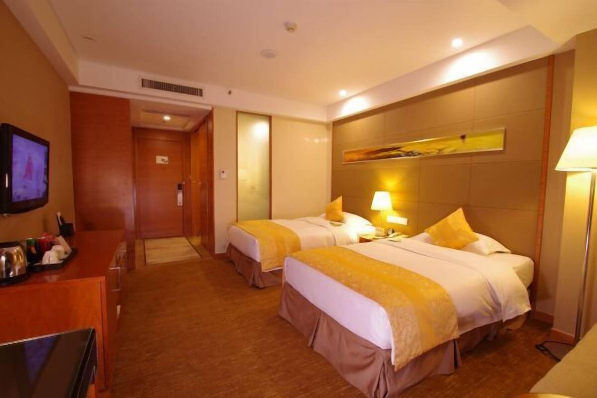 Minibar, in-room safe, desk, blackout drapes