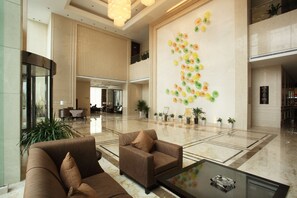 Lobby sitting area - Noble Crown Hotel (Wuxi)