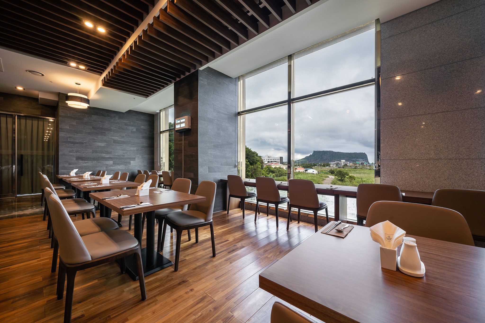 breakfast and brunch served