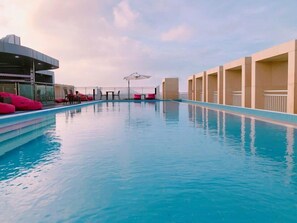 Outdoor pool - Golden Tulip Jeju Seongsan Hotel (Seogwipo)