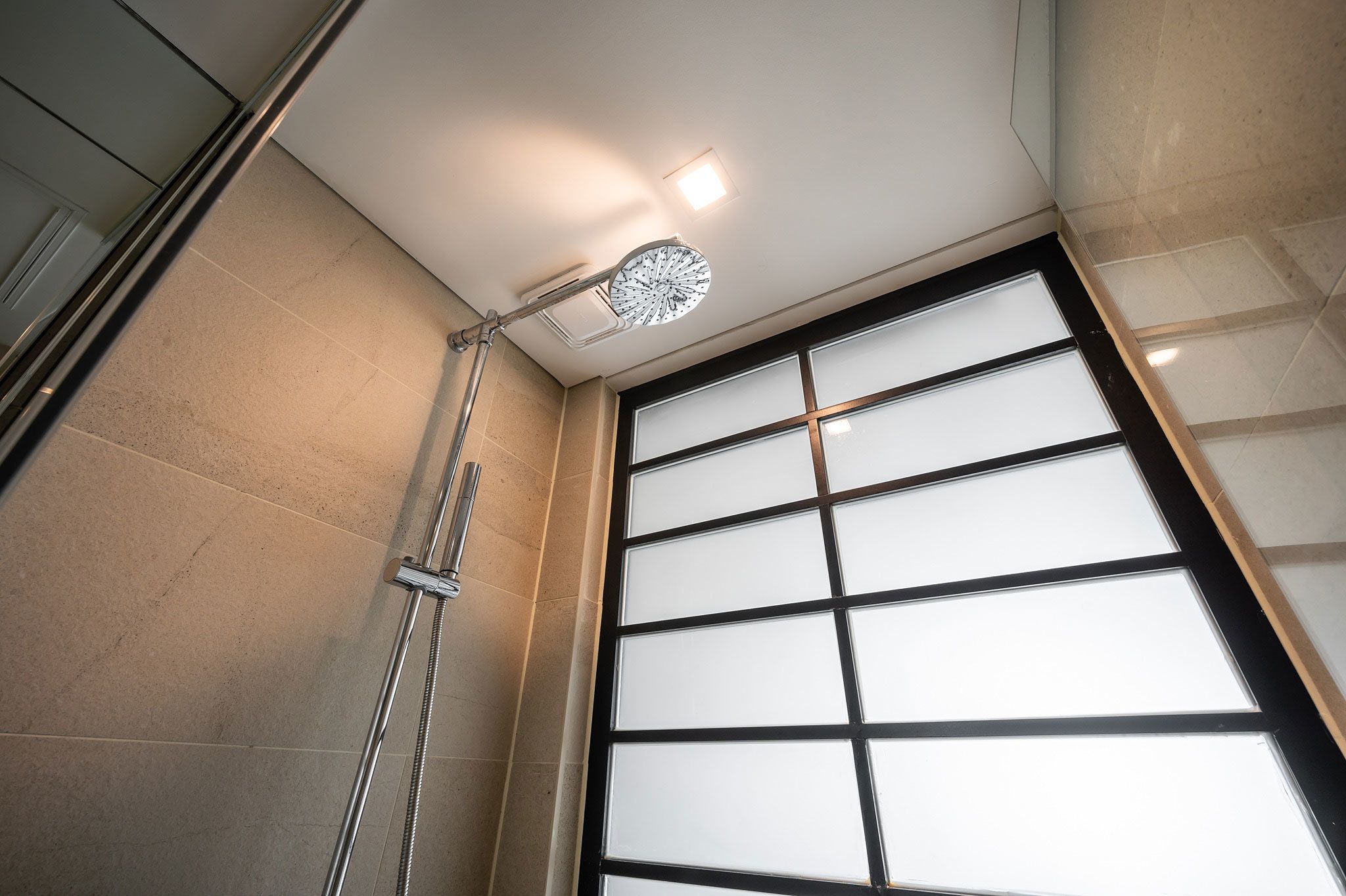 deluxe family room city view (1 double bed + 1 single bed) | bathroom | free toiletries, hair dryer, slippers, bidet