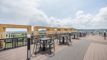 Bar à beira da piscina