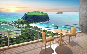 Breakfast and brunch served - Golden Tulip Jeju Seongsan Hotel (Seogwipo)