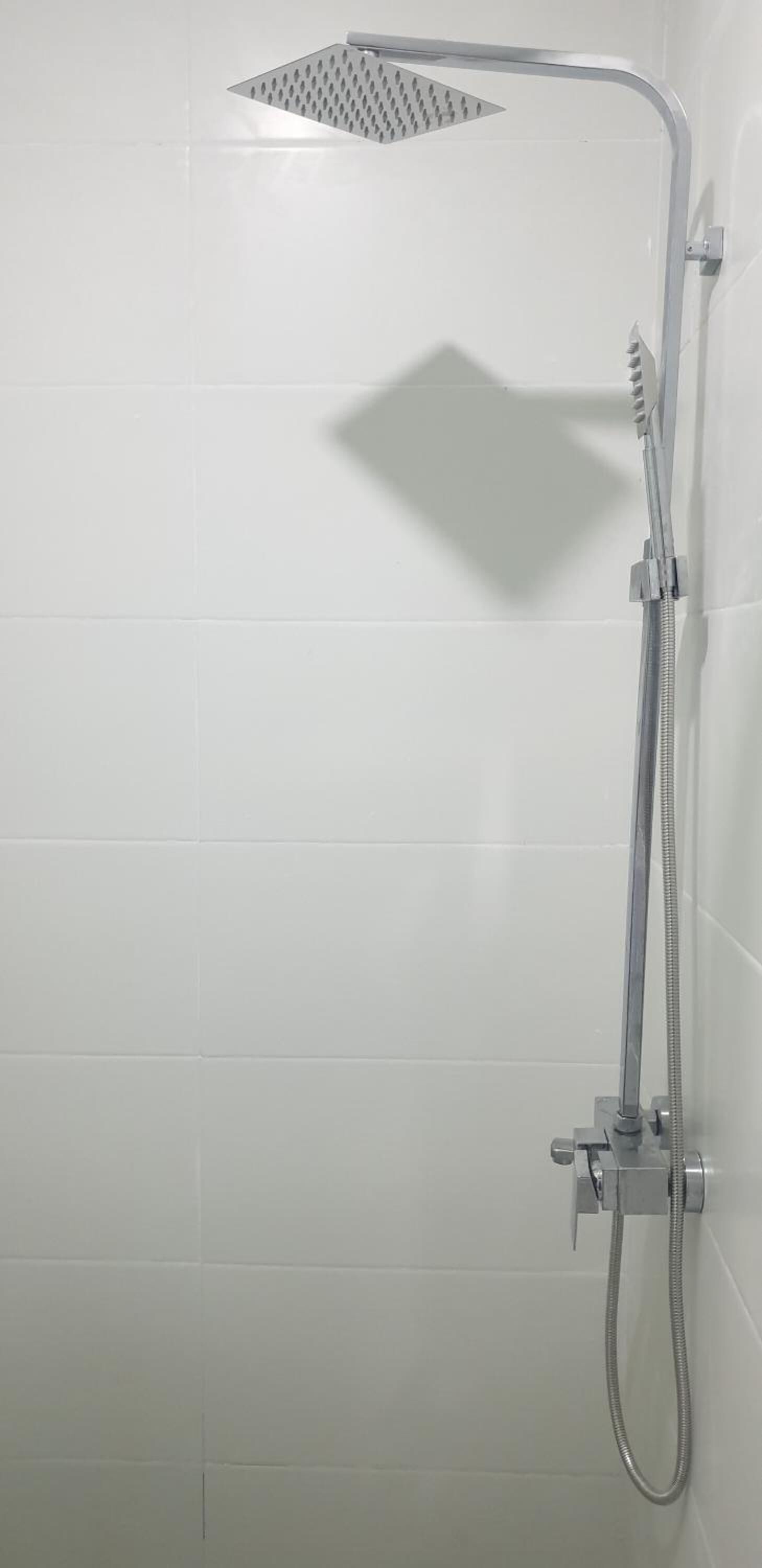 shower, free toiletries, hair dryer, slippers