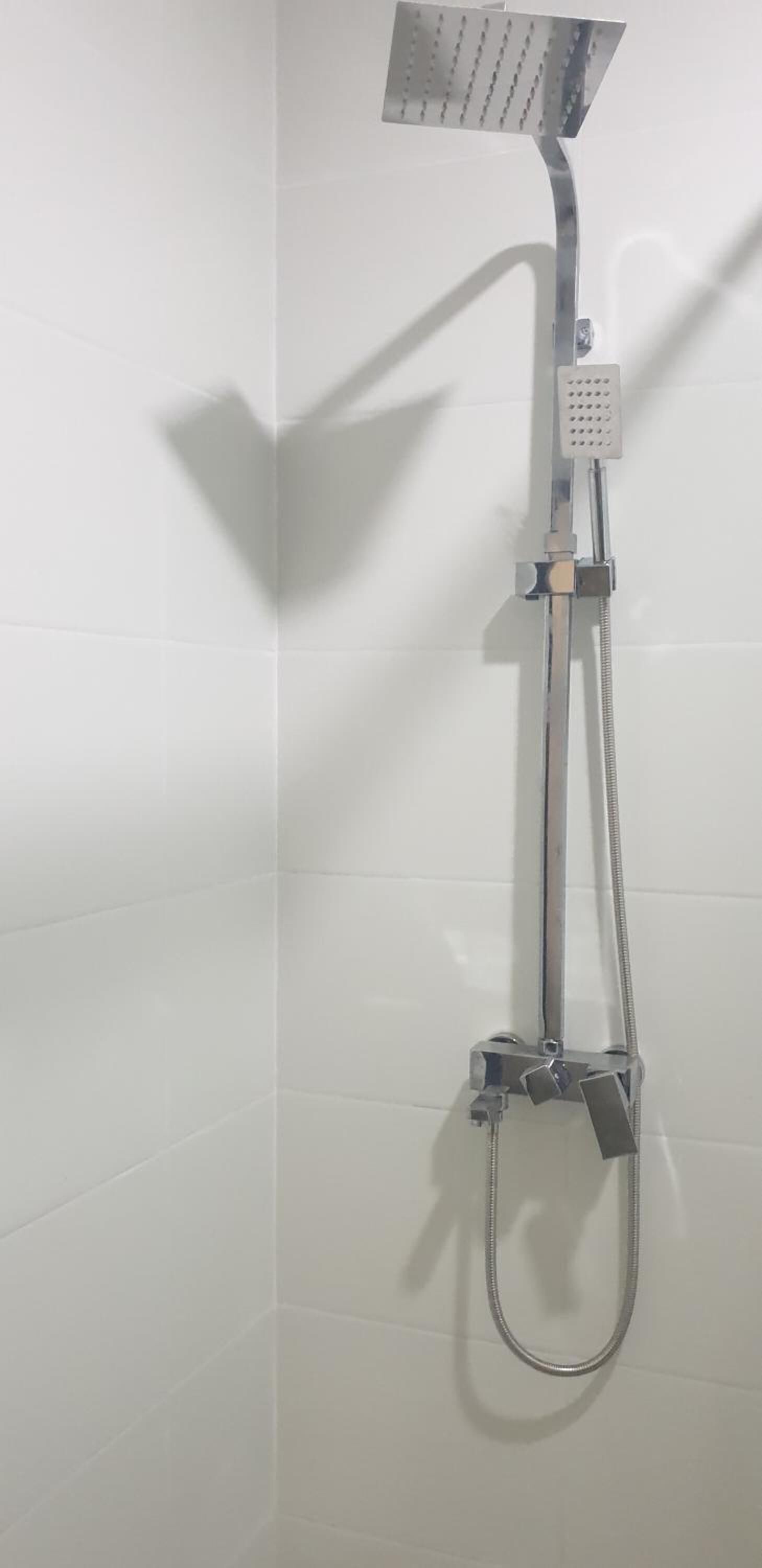 shower, free toiletries, hair dryer, slippers