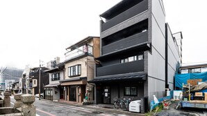 Exterior - One More Heart At Karasuma 1 (Kyoto)