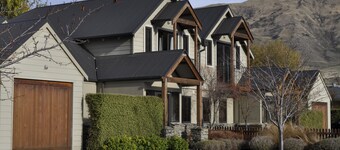 Lansdown Peaks Apartments