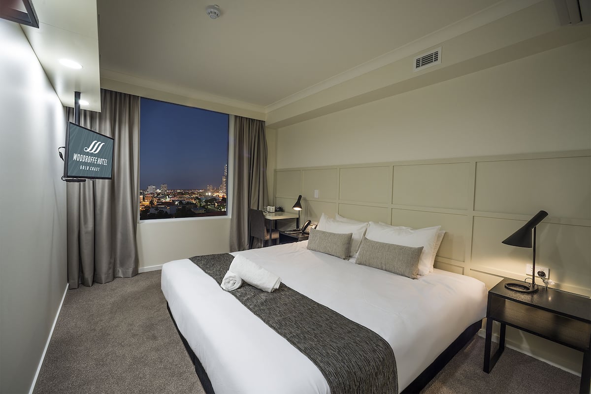 Standard Room, 1 King Bed | Premium bedding, desk, free WiFi, bed sheets