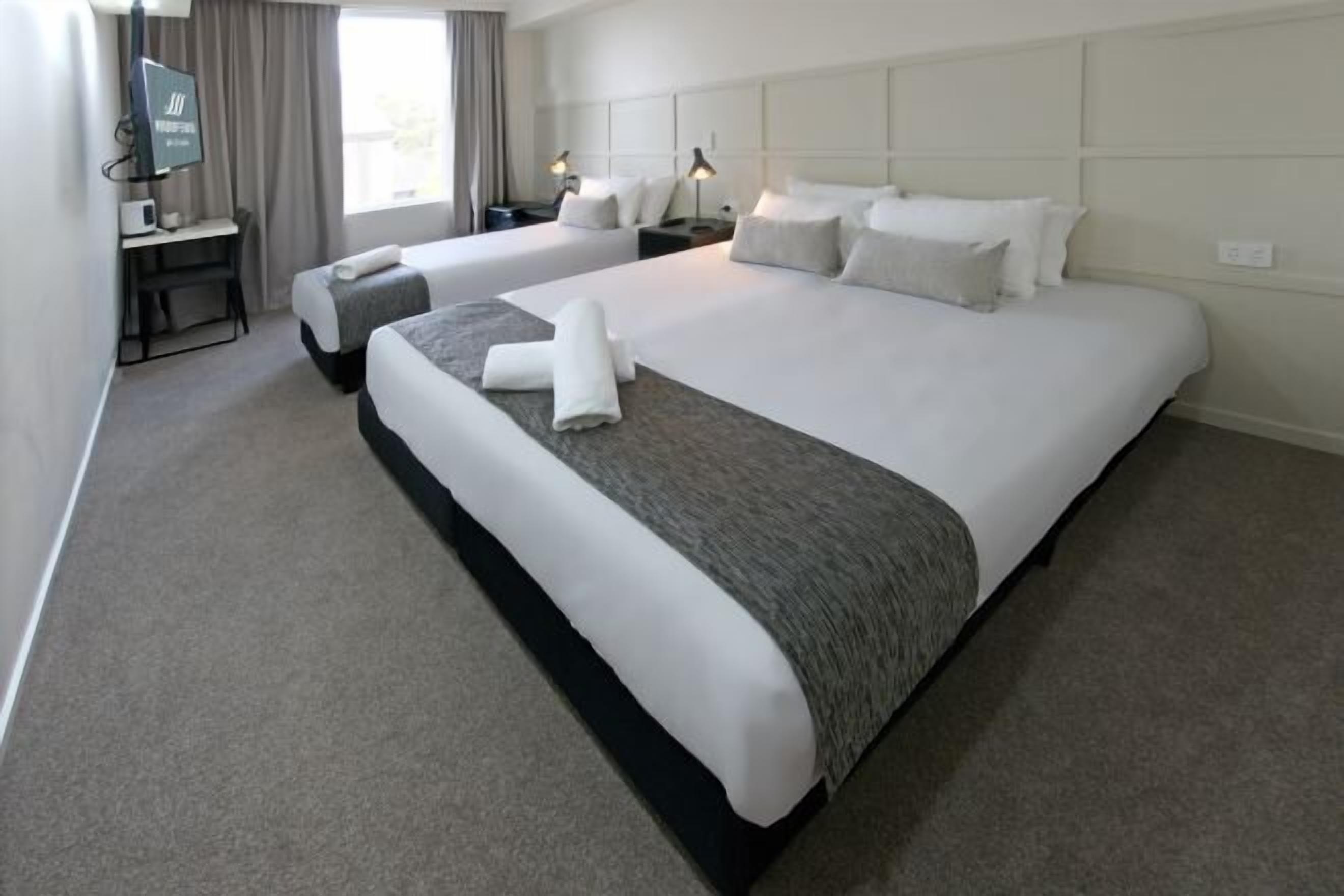 Skrivebord, wi-fi (inkludert) og sengetøy