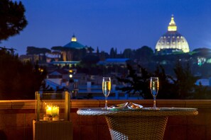 Bar (on property) - Villa Aurelia (Rome)