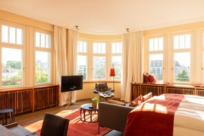 Suite (Orania. 86) | Sengetøy i egyptisk bomull, sengetøy av topp kvalitet og minibar