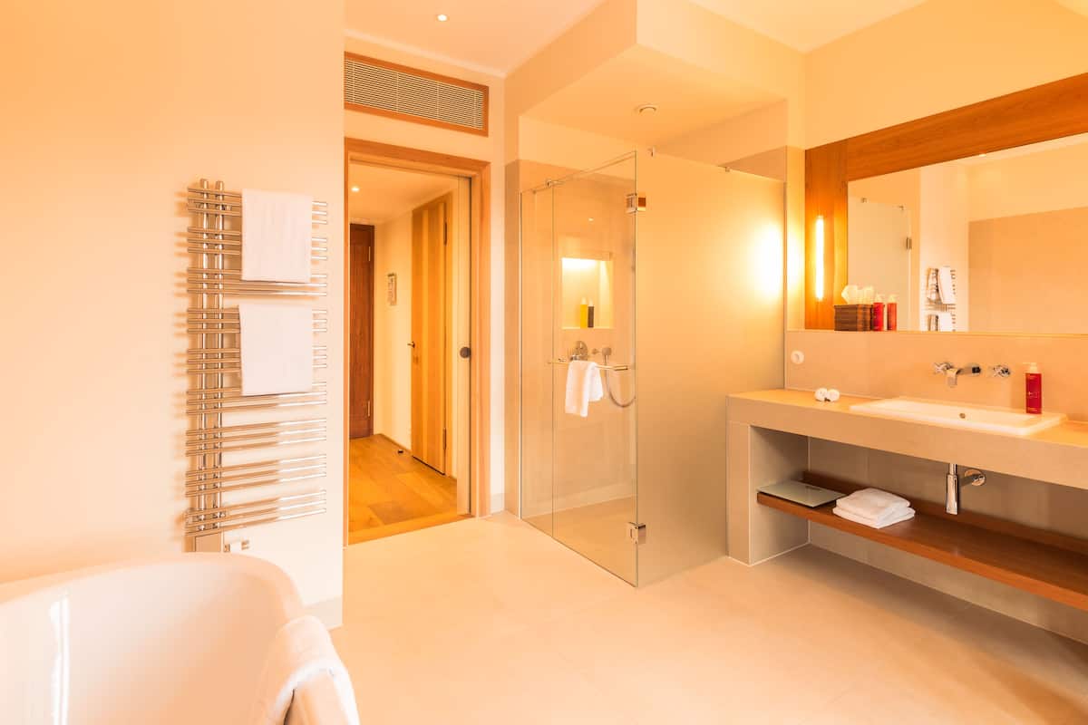 suite (orania.60) | bathroom | designer toiletries, hair dryer, bathrobes, slippers