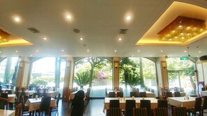 Breakfast served - Pearl Hotel Jeju (Jeju City)