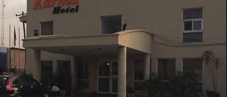 Mặt tiền nơi lưu trú