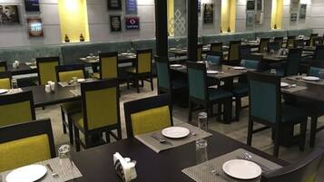 Breakfast, lunch and dinner served