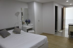 Studio | In-room safe, desk, blackout drapes, iron/ironing board - Ozone Condotel Apt 716 (Karon)