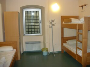 Shared Dormitory | Desk, free WiFi - HI Hostel Rijeka (Rijeka)
