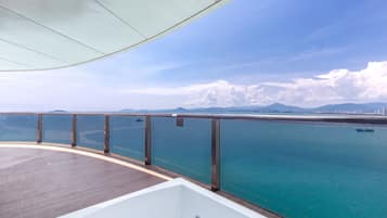 Grand Deluxe,2 Bedrooms, Sea View270°(15-20F) | Beach/ocean view