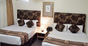 Familienzimmer | Schreibtisch, Verdunkelungsvorhänge