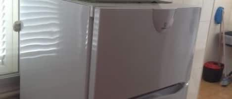 Apartment, 3 Bedrooms | Mini fridge