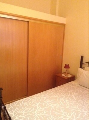 Apartment, 3 Schlafzimmer | 3 Schlafzimmer, Schreibtisch, Bügeleisen/Bügelbrett