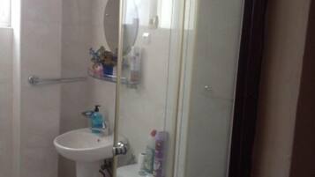 Apartment, 3 Schlafzimmer | Badezimmer | Dusche, kostenlose Toilettenartikel, Haartrockner, Handtücher