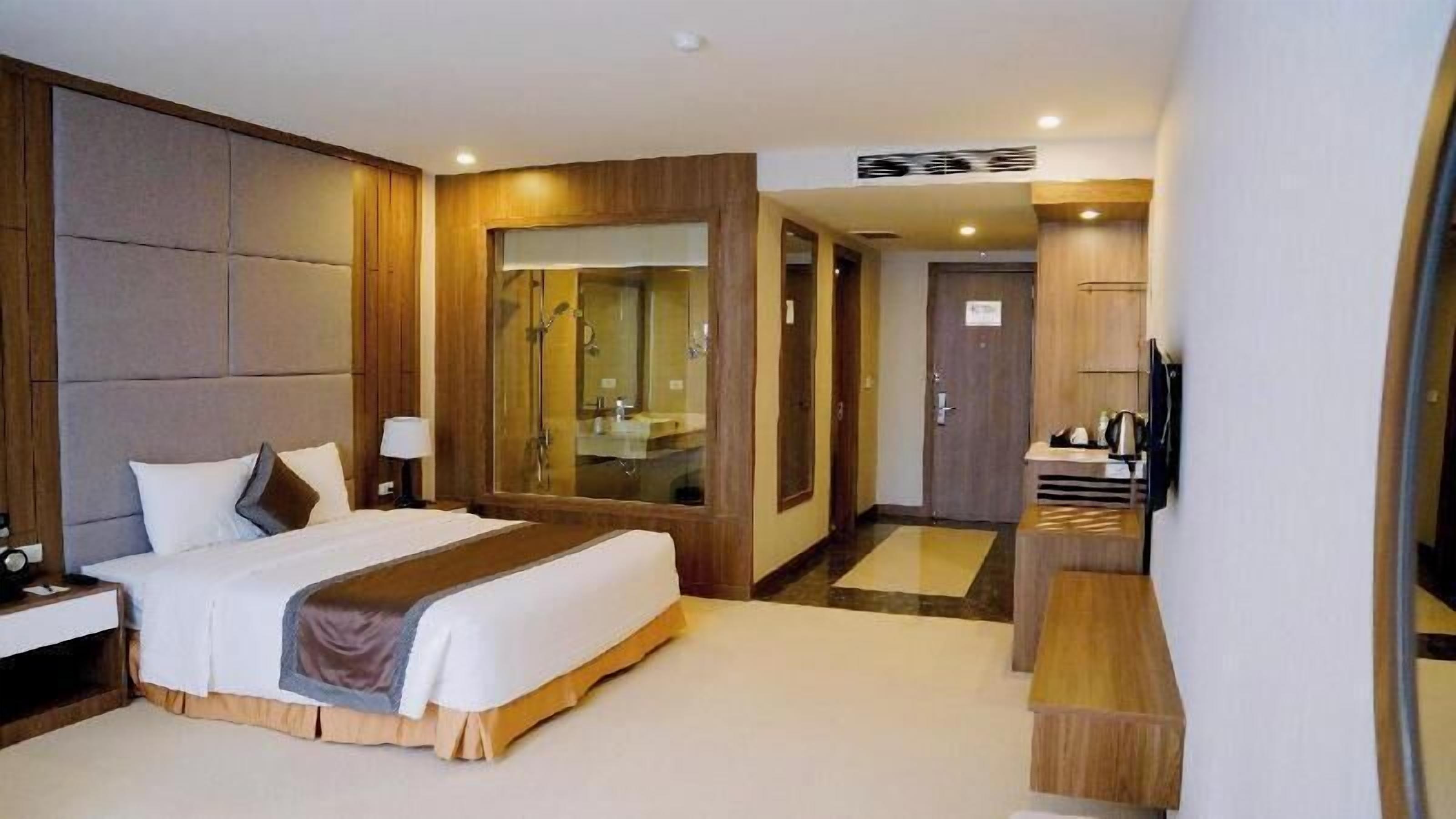 Minibar, in-room safe, desk, blackout curtains