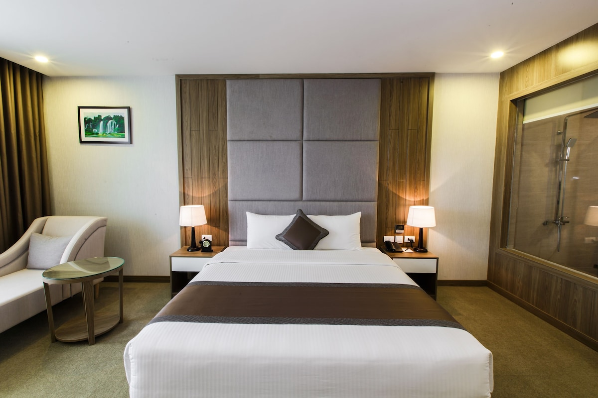 Minibar, in-room safe, desk, blackout curtains