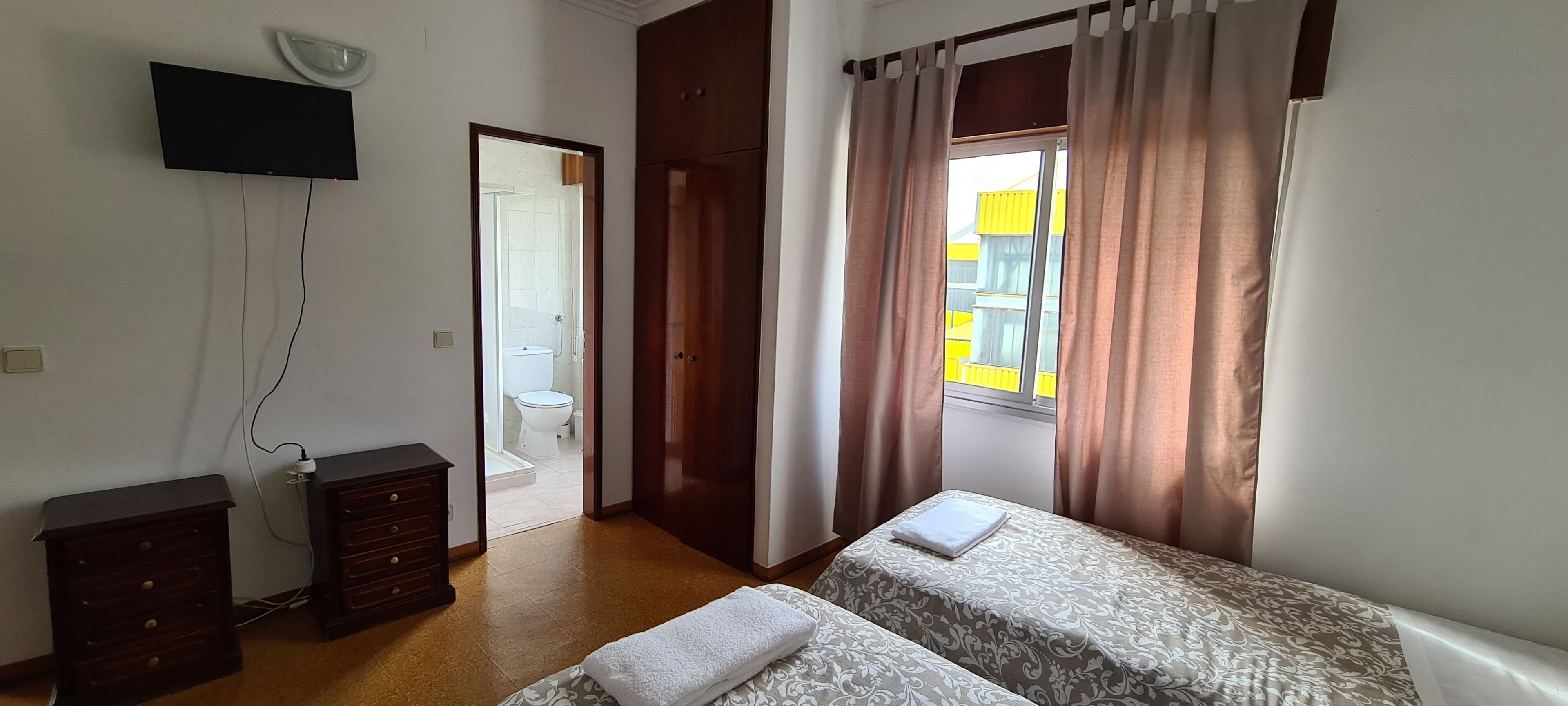 Triple Room, 3 Single Beds | Free WiFi, bed sheets