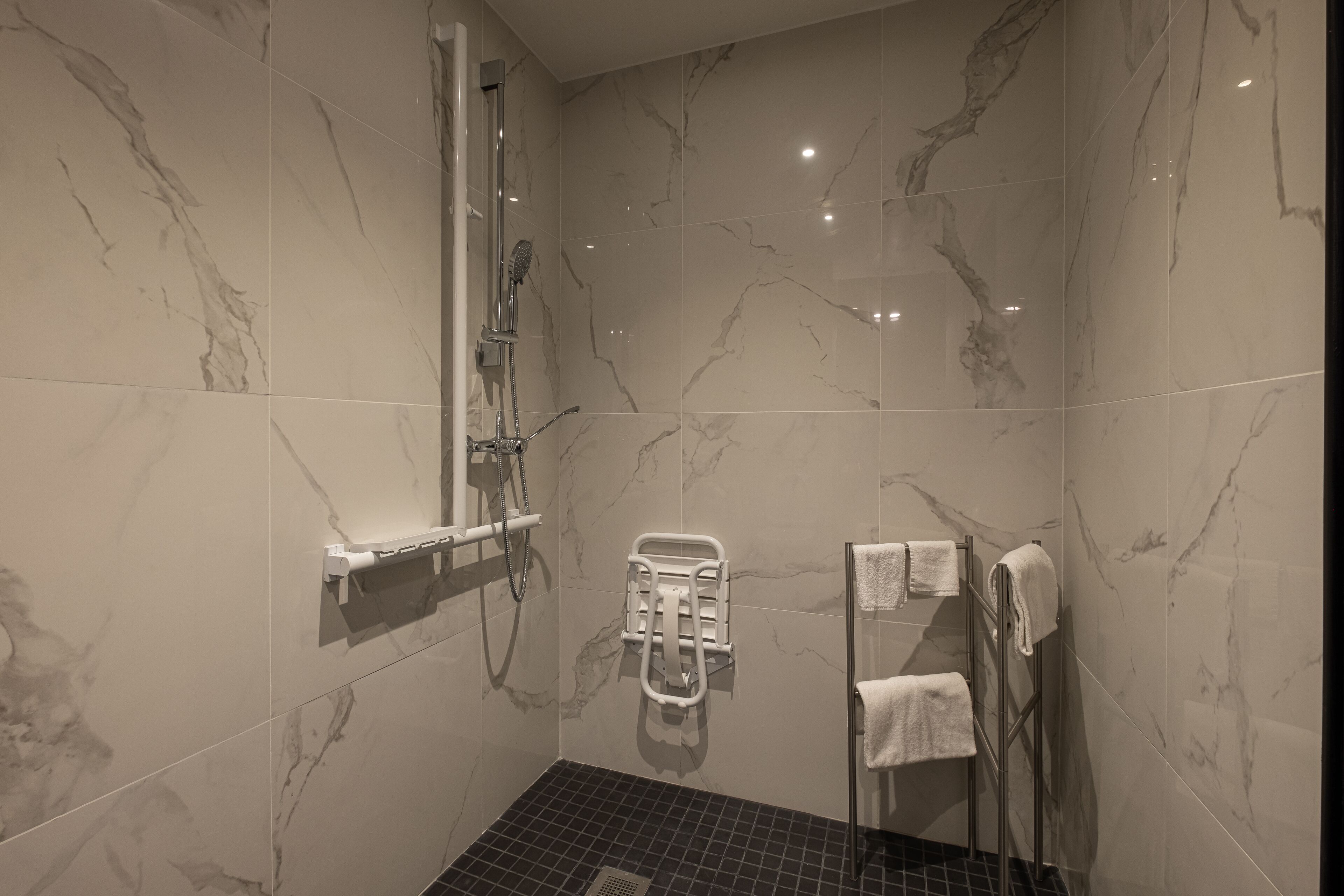 studio, accessible | bathroom | free toiletries, hair dryer, towels