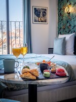 Premium bedding, minibar, desk, soundproofing