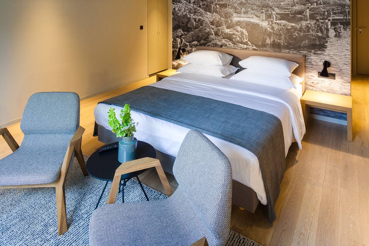 Premium Double Room, Balcony | In-room safe, desk, blackout drapes, soundproofing