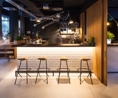 Bar (en la propiedad)