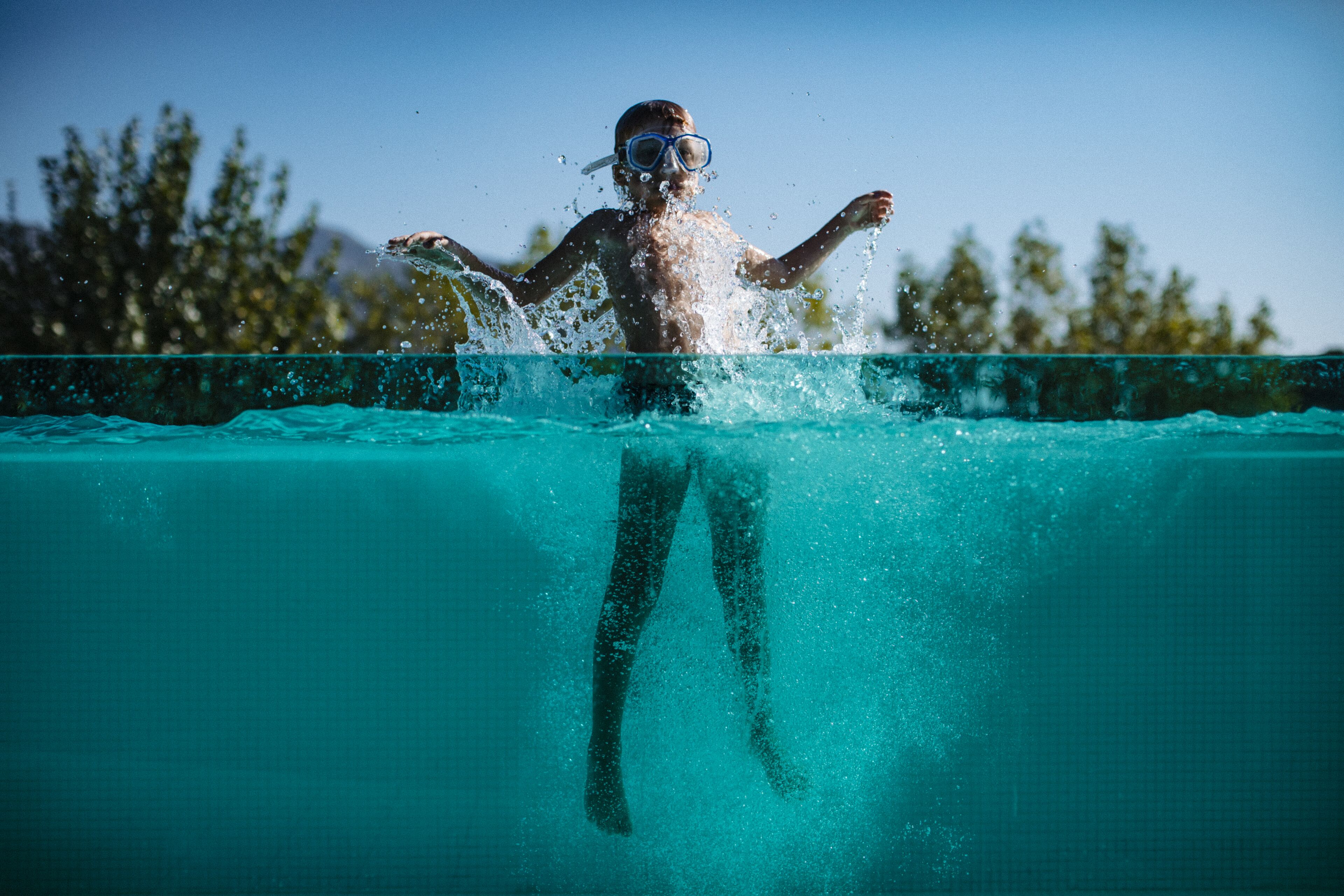seasonal outdoor pool, open 7:00 am to 8:00 pm, pool loungers