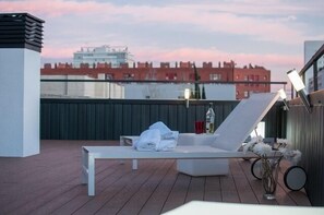 Sun deck