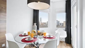 Leilighet – comfort, 3 soverom | Spiseområde på rommet