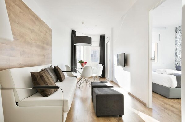 Deluxe Apartment, 2 Bedrooms | Living room | Flat-screen TV - Mar Apartments (Barcelona)