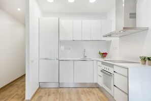 Comfort Apartment, 3 Bedrooms | Private kitchen | Fridge, microwave, oven, stovetop - Mar Apartments (Barcelona)