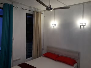 Caja fuerte, cortinas opacas, sistema de insonorización