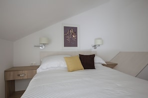 Apartamento (Amorino of Dubrovnik Apartments - One) | Ferros/tábuas de passar roupa, Wi-Fi de cortesia, roupa de cama