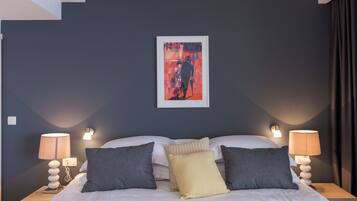 Iron/ironing board, free WiFi, bed sheets