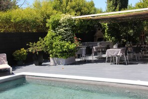 Piscine extérieure (ouverte en saison)