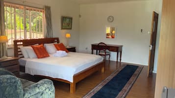 Deluxe-dobbeltvĂŠrelse - 1 kingsize-seng - havudsigt - ved bjerg | Minibar, individuel indretning, gratis Wi-Fi, sengetĂžj