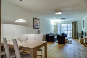 Panorama Chalet Top 2A | Wohnbereich | Flachbildfernseher