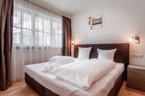 Cunas, wifi gratis y ropa de cama 