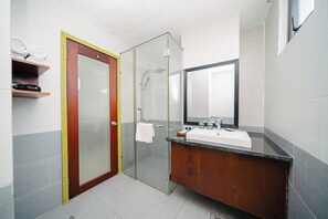 샤워 시설, 레인폴 샤워기, 친환경 세면용품, 헤어드라이어